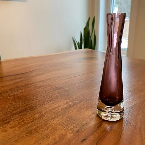 Gorgeous Krosno Poland Ameythest Art Glass Purple Vase with Clear Blown Bubble - Picture 16 of 16